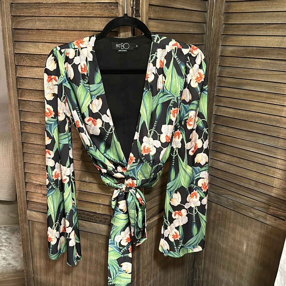 PatBo silk crop top